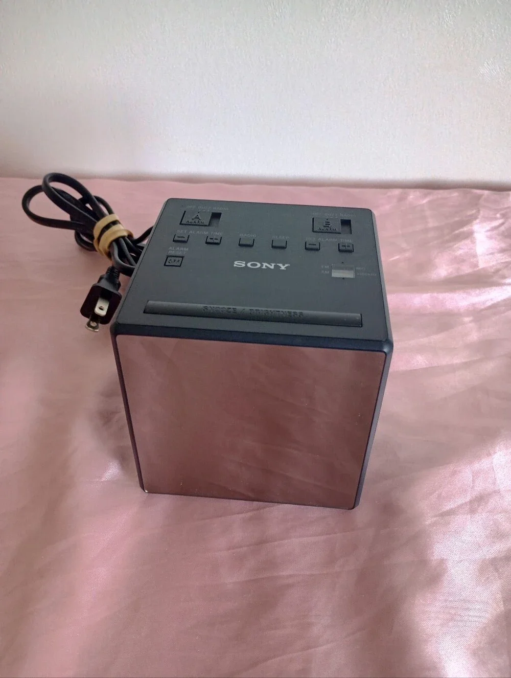 Sony ICF-C1T Cube FM/AM Clock Radio with Dual Alarm Clock Black